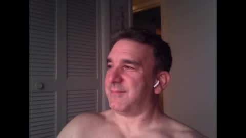 Snapshot of oceanmanx chatting on 03/19/26, 02:48 Ocean online show from 03/19/26, 02:48