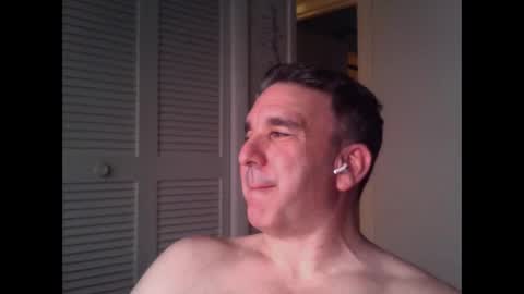 Snapshot of oceanmanx chatting on 03/21/26, 03:00 Ocean online show from 03/21/26, 03:00