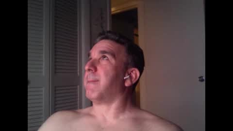 Snapshot of oceanmanx chatting on 03/25/26, 02:28 Ocean online show from 03/25/26, 02:28