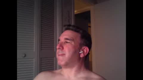 Snapshot of oceanmanx chatting on 03/27/26, 02:28 Ocean online show from 03/27/26, 02:28