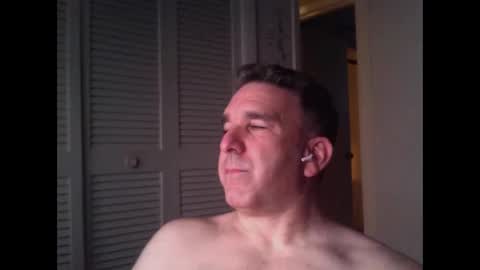 Snapshot of oceanmanx chatting on 04/04/26, 04:33 Ocean online show from 04/04/26, 04:33