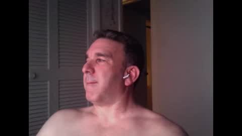Snapshot of oceanmanx chatting on 04/11/26, 04:06 Ocean online show from 04/11/26, 04:06