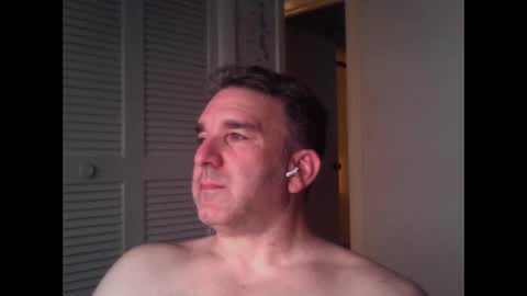 Snapshot of oceanmanx chatting on 04/17/26, 03:20 Ocean online show from 04/17/26, 03:20