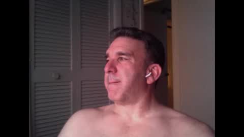 Snapshot of oceanmanx chatting on 04/19/26, 01:05 Ocean online show from 04/19/26, 01:05