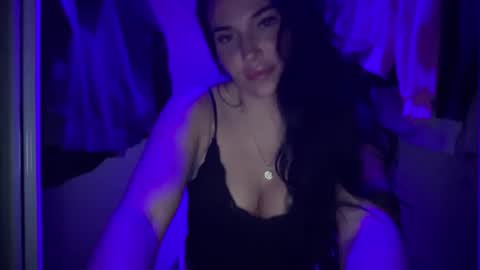 Snapshot of oceanxalara22_xo chatting on 10/03/25, 02:19 A L A R A online show from 10/03/25, 02:19