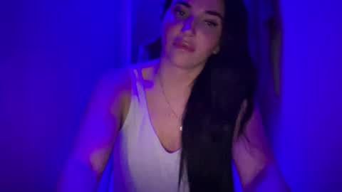 Snapshot of oceanxalara22_xo chatting on 10/04/25, 02:31 A L A R A online show from 10/04/25, 02:31