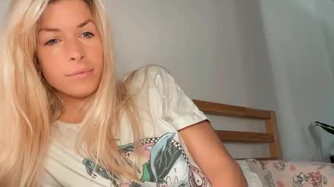 hi im Janasmall boobs big heart  warm pussy  online show from 04/11/26, 09:46