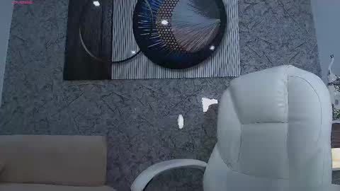 independent model online show from 03/13/26, 12:56