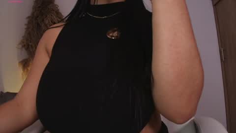 Snapshot of octavia_rouse chatting on 04/25/26, 02:03 independent model online show from 04/25/26, 02:03