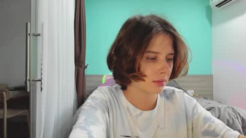 Evie online show from 12/11/24, 06:36