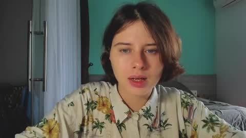 Evie online show from 12/16/24, 03:40