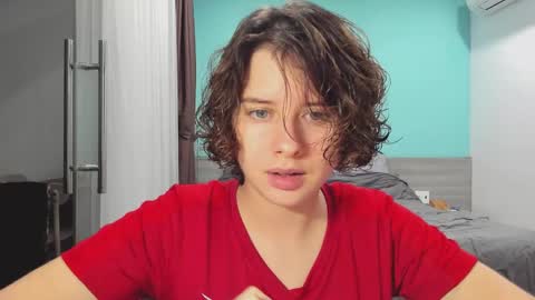 Evie online show from 12/16/24, 11:44