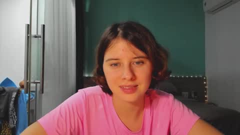 Evie online show from 12/25/24, 04:11