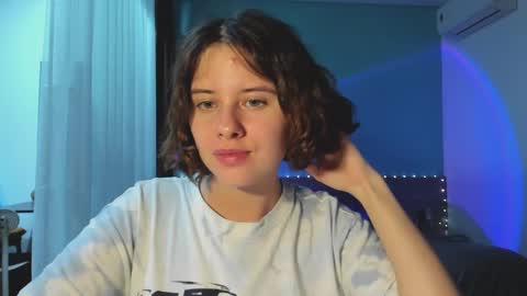 Evie online show from 01/04/25, 11:43