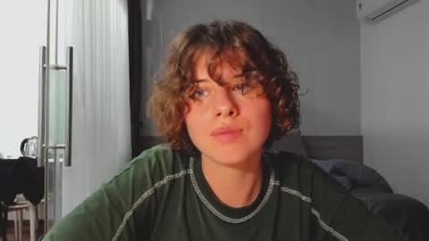 Evie online show from 03/01/25, 03:05