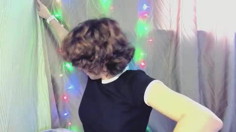 Evie online show from 09/20/25, 09:21