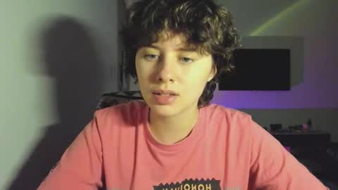 Evie online show from 11/26/25, 03:57