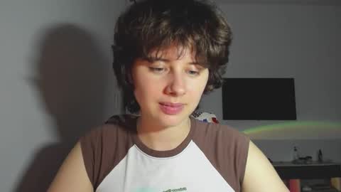 Evie online show from 12/04/25, 02:59