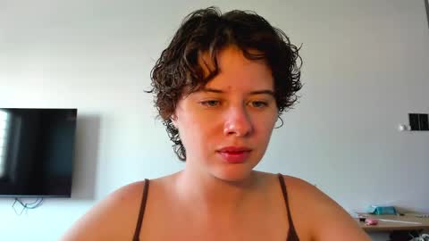 Evie online show from 04/10/26, 08:41