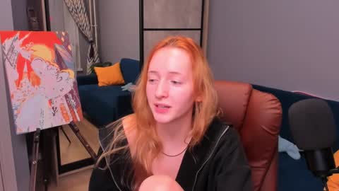 Snapshot of oddlyfamiliar chatting on 01/29/25, 04:19 Call me Bee online show from 01/29/25, 04:19