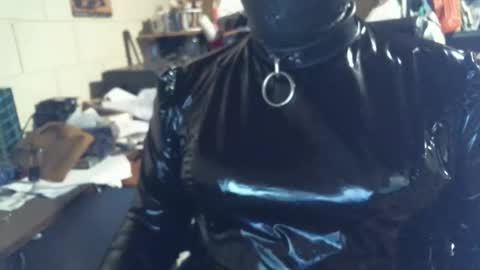 Snapshot of oddobsessions chatting on 10/24/25, 02:08 oddobsessions online show from 10/24/25, 02:08