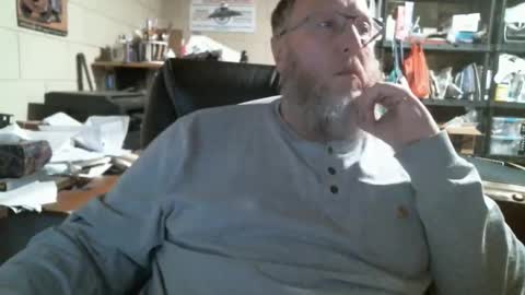 Snapshot of oddobsessions chatting on 12/15/25, 02:38 oddobsessions online show from 12/15/25, 02:38