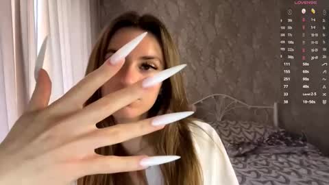 Mia online show from 09/23/25, 08:06