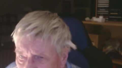 Snapshot of oden10 chatting on 09/15/25, 09:04 oden10 online show from 09/15/25, 09:04