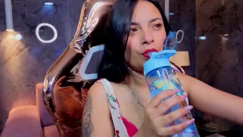 odette_b online show from 11/25/25, 03:28