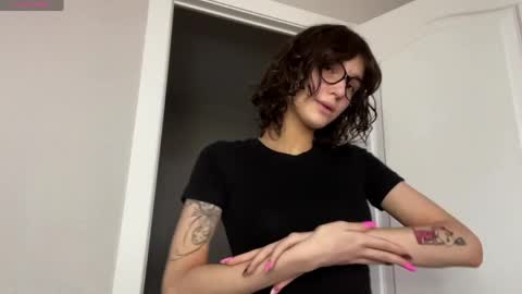 Thea online show from 04/19/26, 04:56