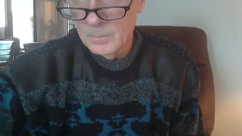 Officer online show from 12/25/24, 03:49