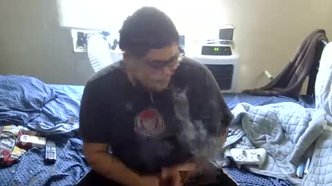 oscar flores online show from 10/04/25, 02:04