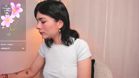 Snapshot of oh__holly chatting on 10/15/25, 01:17  Holly  online show from 10/15/25, 01:17
