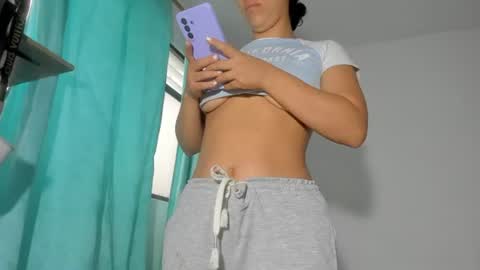 Snapshot of oh_holly chatting on 08/05/26, 12:52 Holly online show from 08/05/26, 12:52
