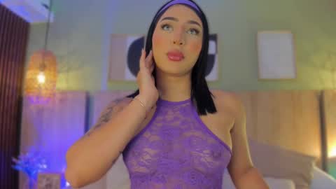 Holly online show from 10/07/25, 11:51