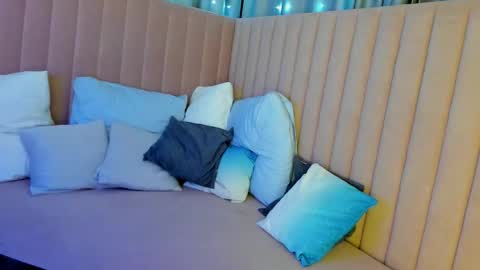 Snapshot of oh_kate_ chatting on 02/25/26, 01:37 oh_kate_ online show from 02/25/26, 01:37