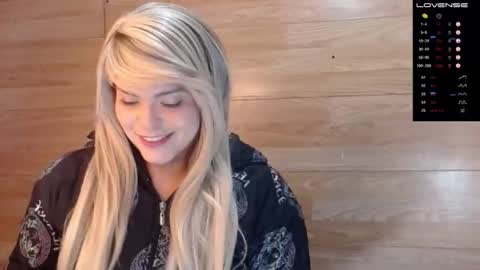 Snapshot of oh_xxxlt4 chatting on 12/15/25, 01:43 Oh xxxLt4 online show from 12/15/25, 01:43