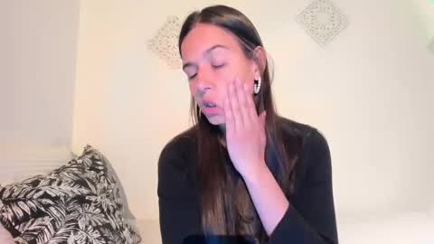 Snapshot of ohanna_ chatting on 12/04/24, 10:30 ohanna_ online show from 12/04/24, 10:30