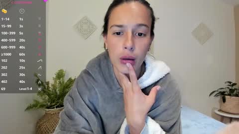 Snapshot of ohanna_ chatting on 01/11/25, 03:44 ohanna_ online show from 01/11/25, 03:44