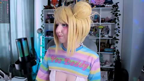 Clementine  Clem  online show from 10/03/25, 11:07