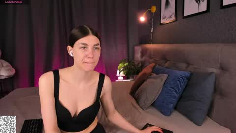 KAYA. online Tu We Th Fr Sa 0100AM - 0800AM Time zone of Germany Munich online show from 04/16/26, 12:22