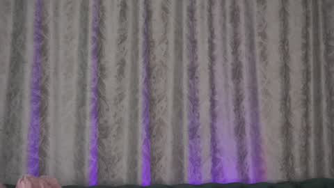 Julia online show from 02/05/25, 07:39