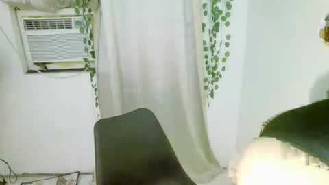 Snapshot of ohmyalessandraxcx chatting on 10/09/25, 12:03 ohmyalessandraxcx online show from 10/09/25, 12:03