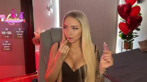 Emma online show from 02/19/26, 01:01