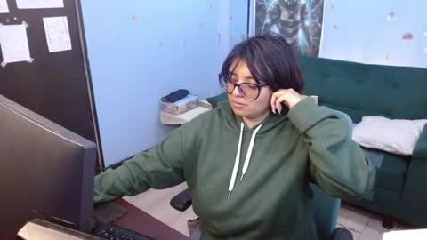 Snapshot of ohmysqueak chatting on 07/14/26, 12:13 ohmysqueak online show from 07/14/26, 12:13