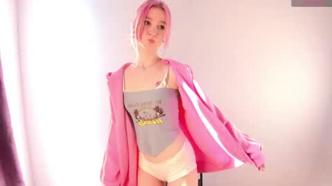 Emi and Ohpi online show from 04/11/26, 01:26