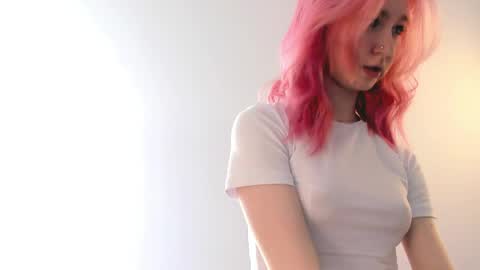 Emi and Ohpi online show from 04/20/26, 01:14