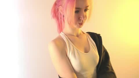 Emi and Ohpi online show from 04/25/26, 12:30