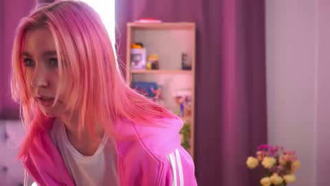 Emi and Ohpi online show from 04/27/26, 09:51