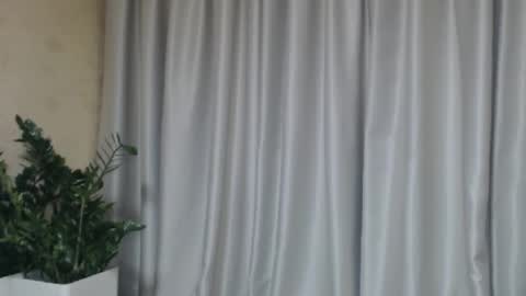 Iren online show from 10/08/25, 06:33